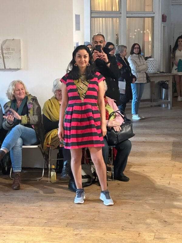 Stripes dress, pink/black - Image 3